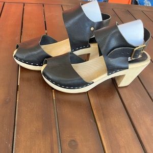 BRYR Miranda peep toe clogs size 39